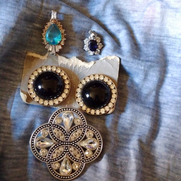 Brooch/Earrings/Necklace Pendants - Picture 1 of 1